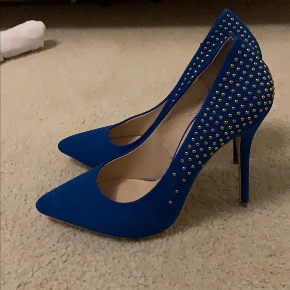 Steve Madden blue suede studded pumps